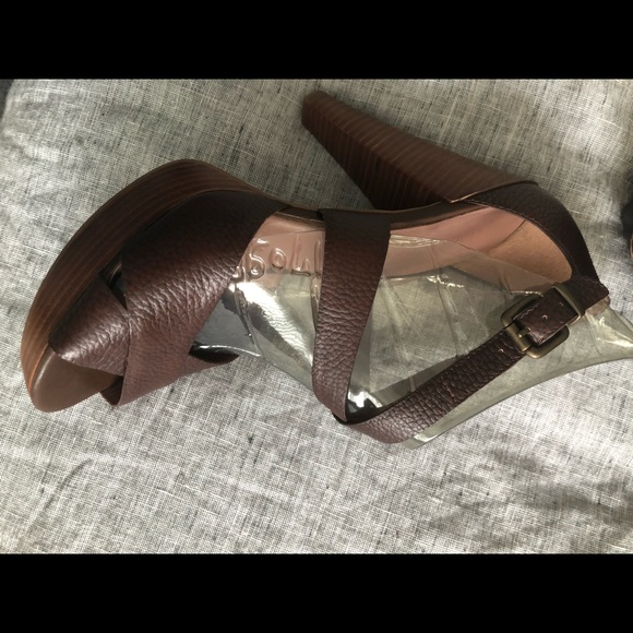 Brown tumbled leather strapped heels worn once - Picture 3 of 4